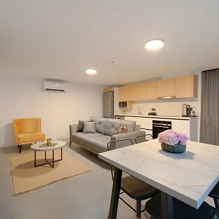 Lodos Suites & Rezidans מלון *