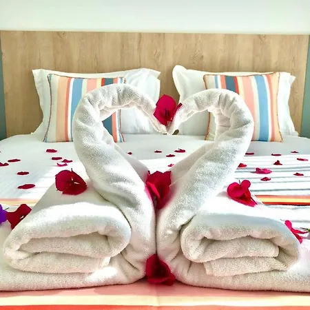 Lodos Suites & Rezidans מלון *